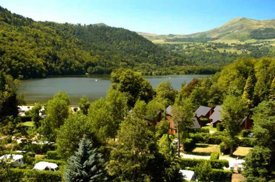 Hotel Domaine Du Lac Chambon Мюроль Экстерьер фото