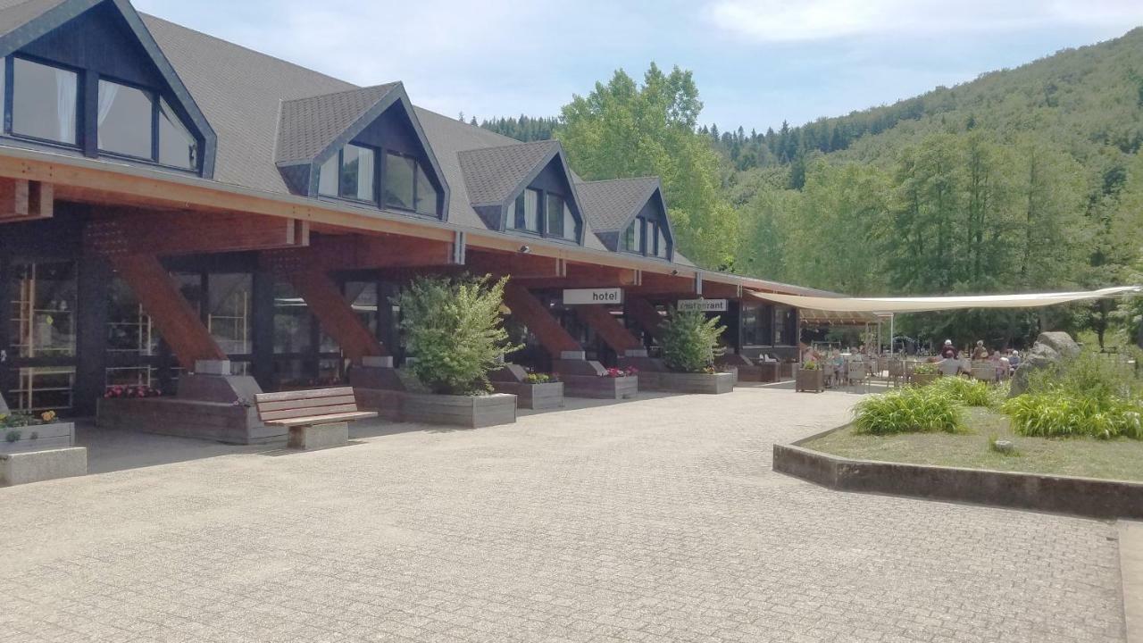 Hotel Domaine Du Lac Chambon Мюроль Экстерьер фото